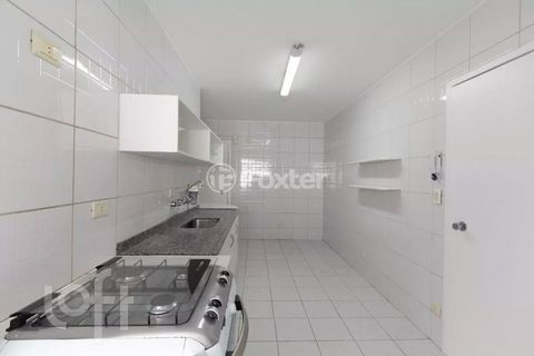 Image 11 - 875889
