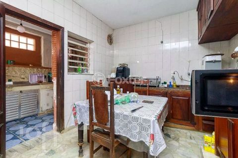 Image 5 - 875891