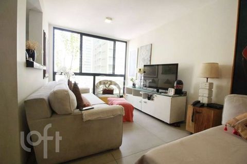 Image 3 - 875892