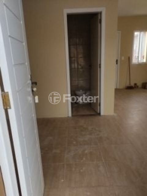 Image 10 - 875895