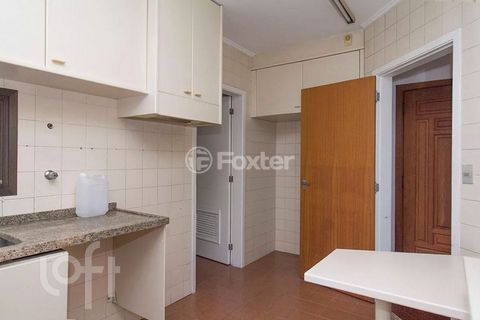 Image 6 - 875897