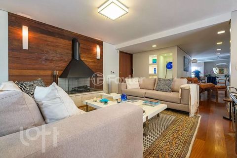 Image 3 - 875898