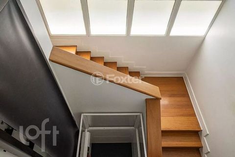 Image 8 - 875898