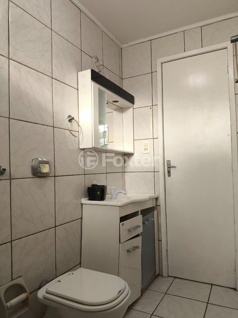 Image 8 - 875900