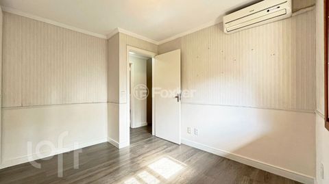 Image 19 - 875905