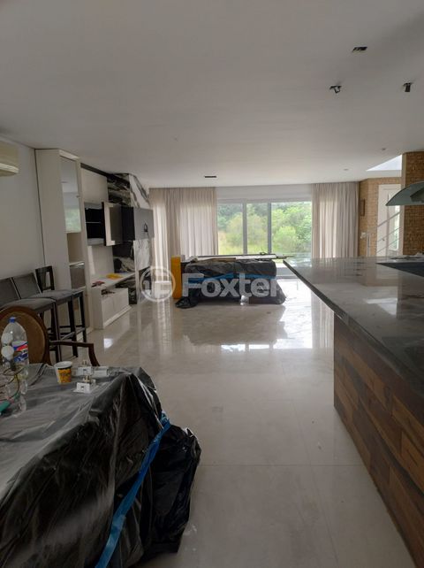 Image 3 - 875909