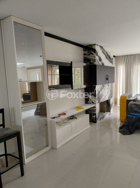 Image 8 - 875909