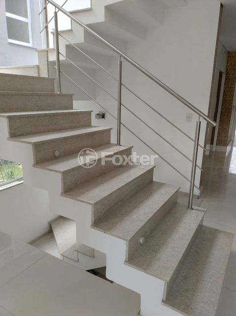 Image 10 - 875909