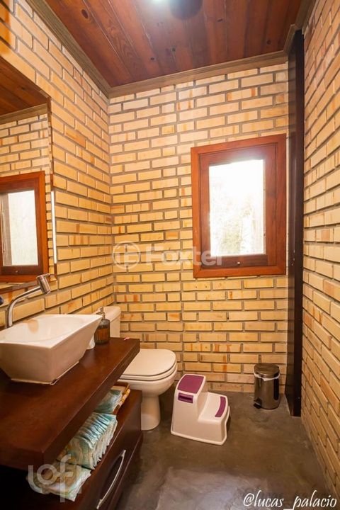 Image 8 - 875910