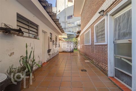 Image 16 - 875944