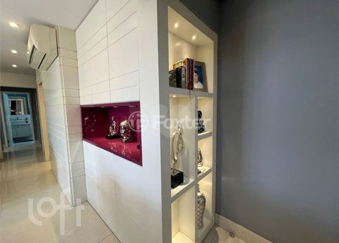 Image 8 - 875946