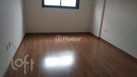 Image 8 - 875950