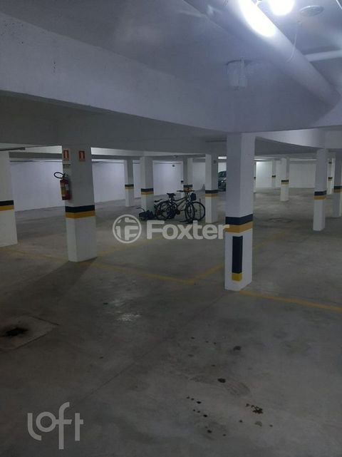 Image 2 - 875962