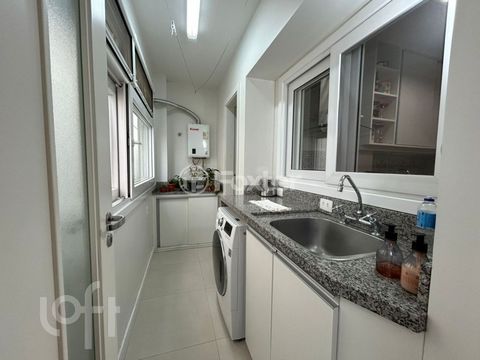 Image 10 - 875972