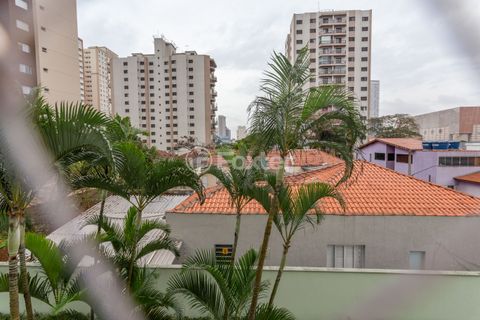 Image 6 - 875982