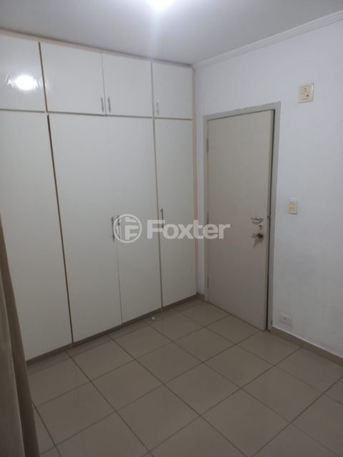 Image 7 - 875983