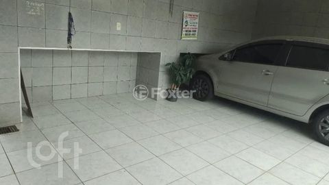 Image 11 - 875986