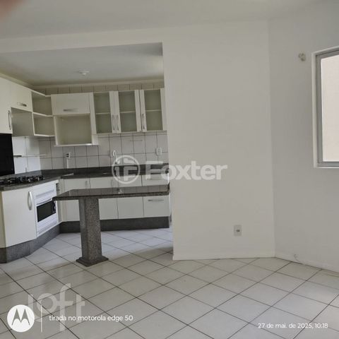 Image 3 - 875995