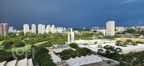 Image 15 - 876017