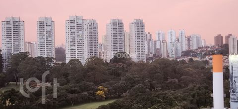 Image 18 - 876017