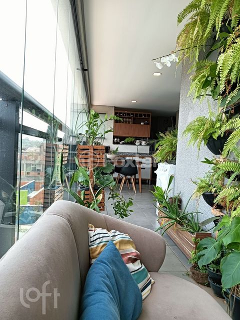 Image 3 - 876022