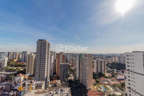 Image 17 - 876032