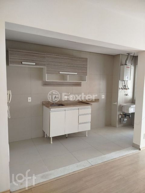 Image 1 - 876057
