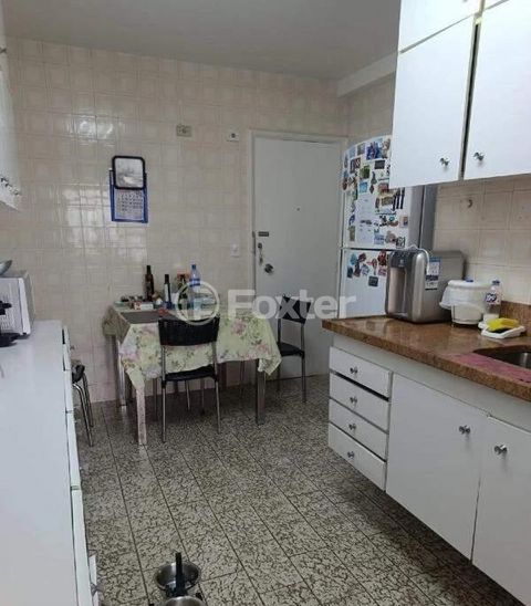 Image 1 - 876067