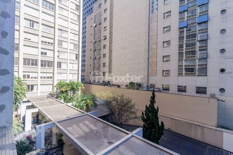 Image 7 - 876070