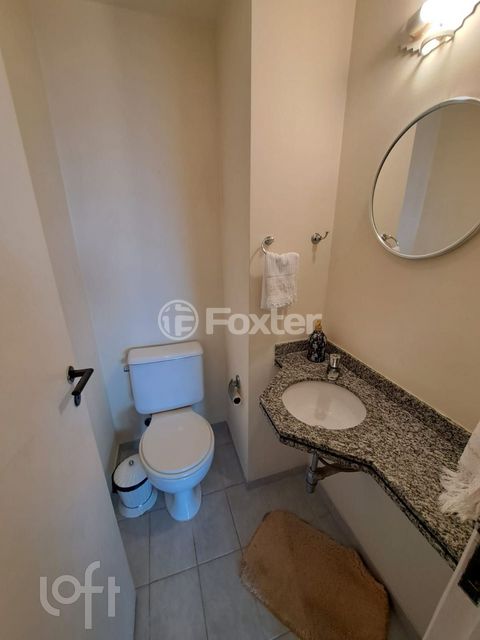 Image 8 - 876090