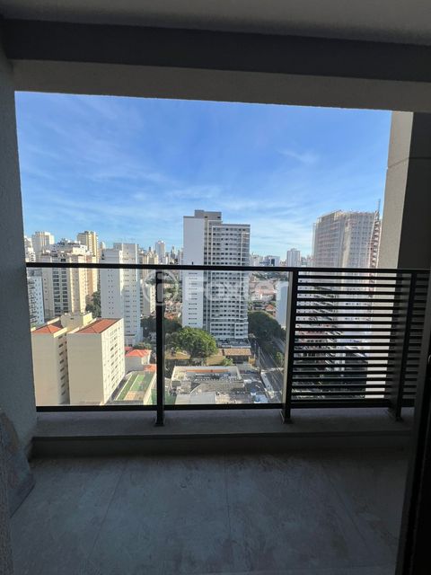 Image 8 - 876093