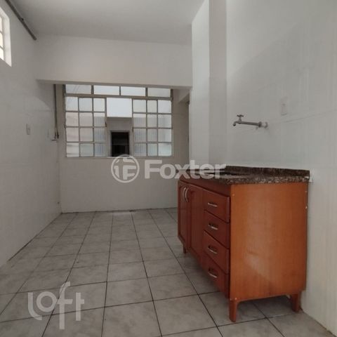Image 4 - 876110