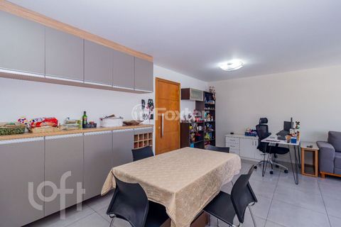 Image 9 - 876112