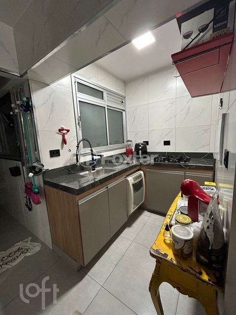 Image 17 - 876112