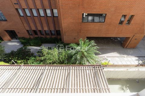 Image 10 - 876113