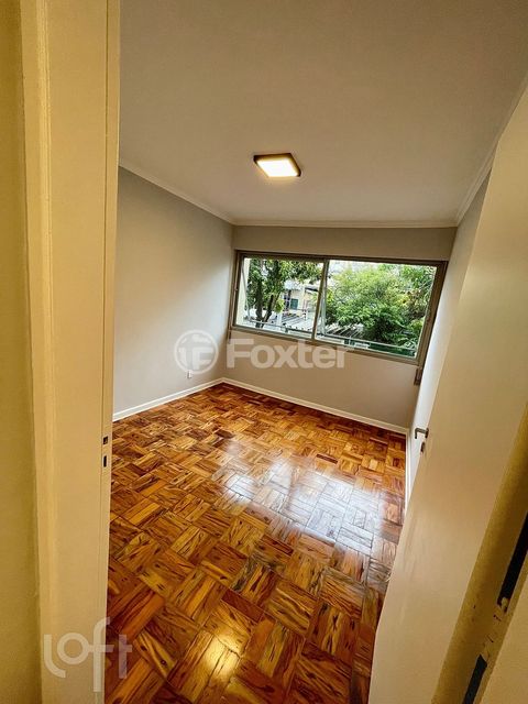 Image 8 - 876115