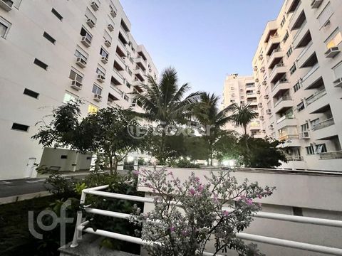 Image 8 - 876124