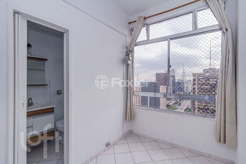Image 10 - 876126