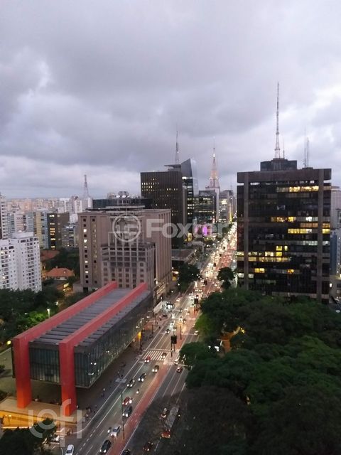 Image 4 - 876126