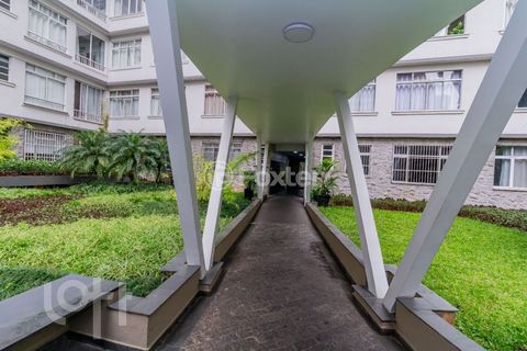Image 17 - 876126