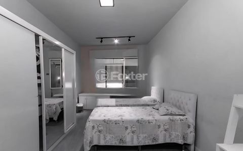 Image 7 - 876132