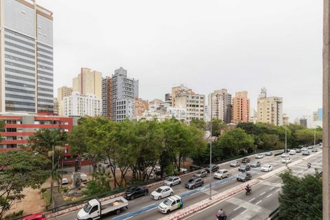 Image 18 - 876139