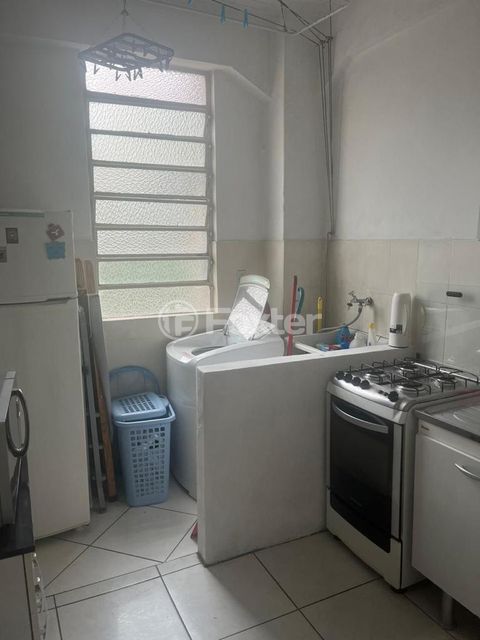 Image 5 - 876139