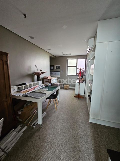 Image 1 - 876169