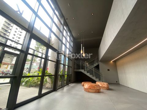 Image 8 - 876170