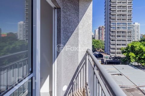 Image 12 - 876183