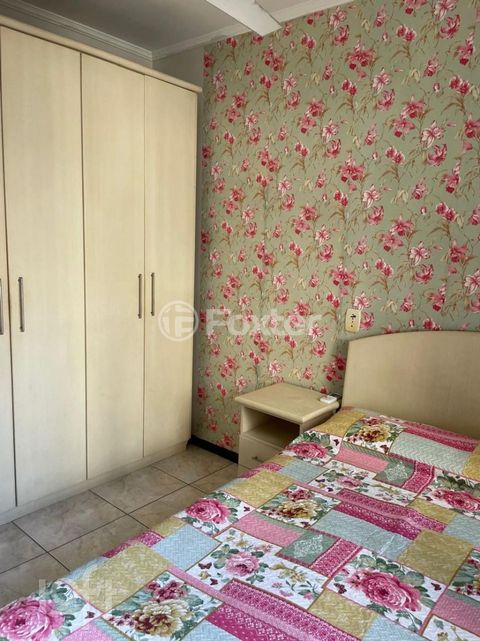 Image 10 - 876185