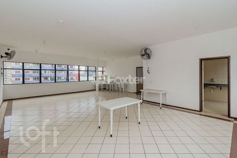 Image 17 - 876206