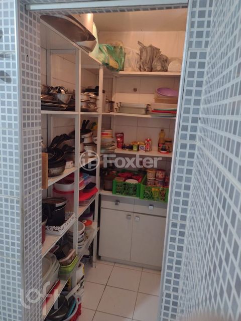 Image 6 - 876217