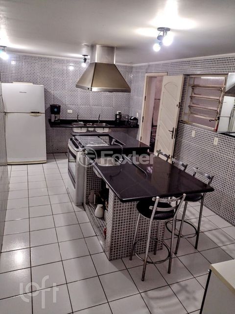 Image 4 - 876217